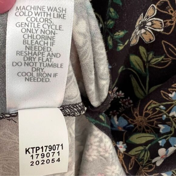 J. Jill Wearever Collection Floral Cowl Neck‎ Jersey Knit Tunic Top Black Medium - Picture 5 of 5